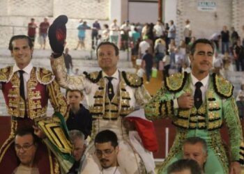 Ferrera, El Fandi y Curro Durán salen a hombros en una tarde de máximos trofeos en Cazorla