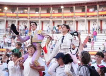 Marco Pérez y Roca Rey salen a hombros en Cáceres tras una tarde de gran nivel (CRÓNICA)